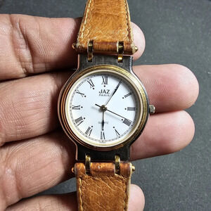 Vintage Jaz Paris Ladies Quartz Fashion watch Silver/Gold Tone Working shows sig